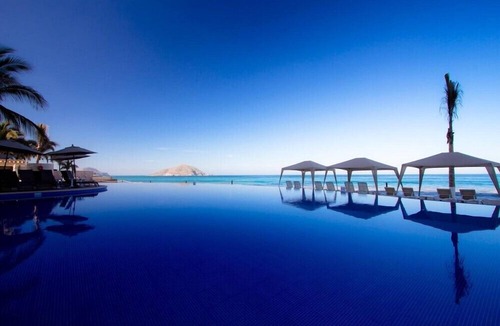 Marina Mazatlan Hotel | Mazatlan Vibrant Junior Suite w 5-minute Walk to Cerritos Beach