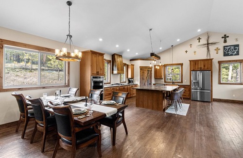 Marion House | McGregor Retreat | Forest Lodge on McGregor Lake, 5 Bed, Sleeps 10