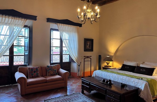 Mascota Hotel | Mesón de Santa Elena Hotel Galeria
