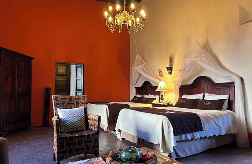 Mascota Hotel | Mesón de Santa Elena Hotel Galeria