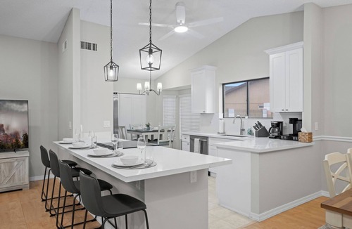 East Mesa House | Mesa Oasis 6BR Heated Pool Hot Tub Pickleball Sleeps 20