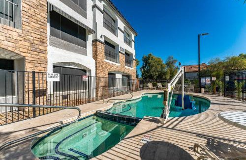 Tempe Apartment | Metro Tempe Extended Stay - 2 Kings