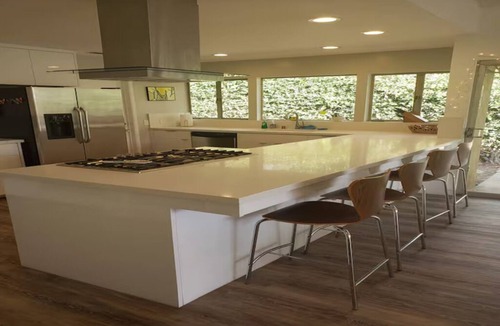 La Canada Flintridge House | Mid Century House w/Pool on top of Private Dr.