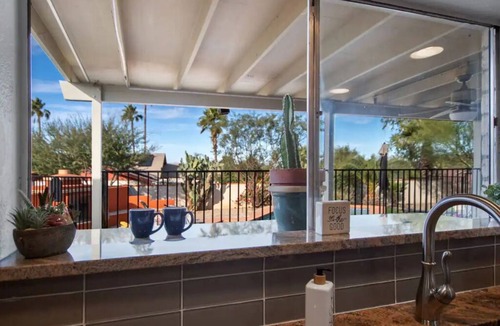 Moonridge Estates House | Mid century oasis with beautiful surroundings+ Tesla charger available