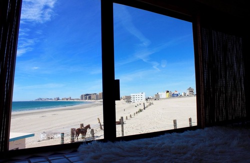 Centro Apartment | Mid-century Ocean View Apartment
