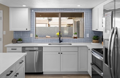 Glendale House | Min from Sports Stadiums | Pool & Hot Tub