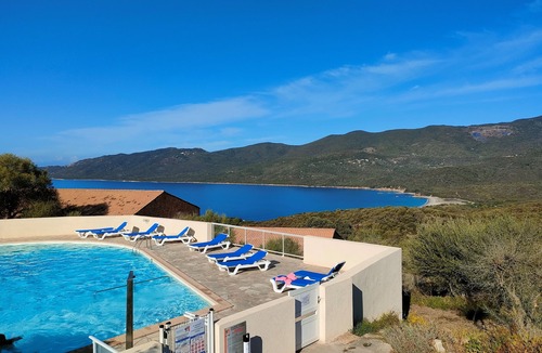 Serra-di-Ferro Villa | Mini villa avec piscine, mer à pied, wifi, clim dans résidence *