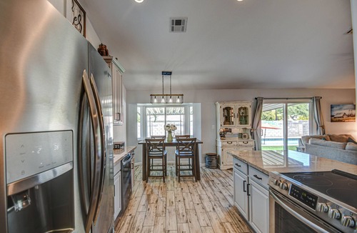 Gilbert House | Minutes Away to DT Gilbert! Country Cottage Feel Home With Pool & Work Sation