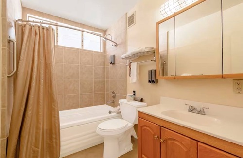 Yuma Townsite Hotel | Minutes to Gateway Park Views | King Bed Stay | Outdoor Pool & Free Parking
