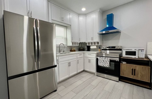 Brownsville Condo | Miramar #1 - Modern & Spacious 3BD/3.5BA - WiFi
