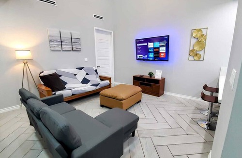 Brownsville Condo | Miramar #2 - Modern & Spacious 3BD/3BA - WiFi