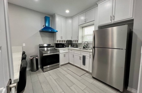 Brownsville Condo | Miramar - #3 - Fresh & Stylish 3BD/3BA - WiFi