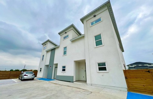 Brownsville Condo | Miramar - #3 - Fresh & Stylish 3BD/3BA - WiFi