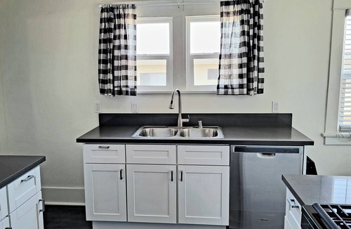Park Mesa Heights Apartment | Modern 2 bed 2 bath Paradise - Mins. from LAX & SOFI