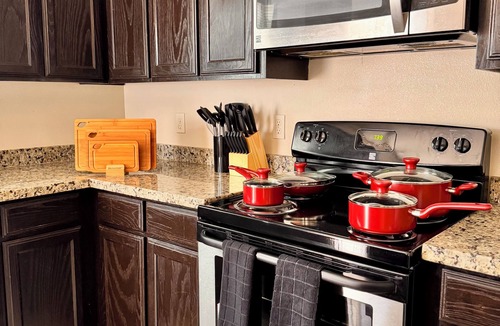 Edinburg Apartment | Modern 2BR, 2BA, Near UTRGV, Fast WiFi, Pets OK, Near Hospitals