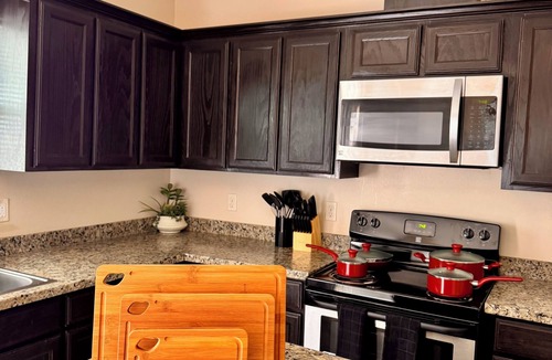 Edinburg Apartment | Modern 2BR, 2BA, Near UTRGV, Fast WiFi, Pets OK, Near Hospitals