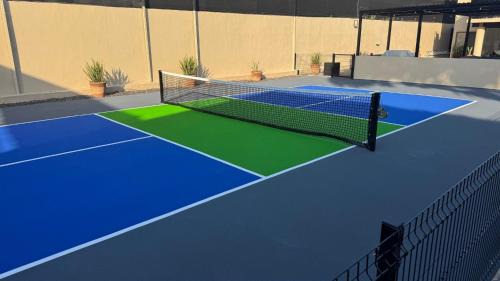 San Antonio Tlayacapan House | Modern 3-Bedroom Retreat in Ajijic-Walk To Everything-Gym-Pickleball-Golf Cart