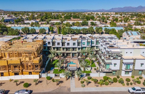 Entertainment District House | Modern 3 bedroom Scottsdale Townhome w/ rooftop deck