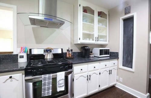 Los Angeles House | Modern 3BR Near SoFi, Intuit Dome Parking Workspace