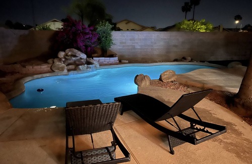 Avondale House | Modern 4 Bedroom Home with POOL-GOLF-Foosball-PingPong-Turf