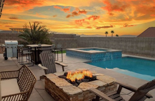 Yucca Valley House | ❤️Modern 4BR Joshua Tree House w/heated Pool!