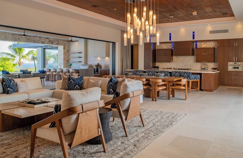 Buzzards Villa | Modern 5-Bd Villa, Beach Club Access — Chef, Butler & Yacht Charter Incl.