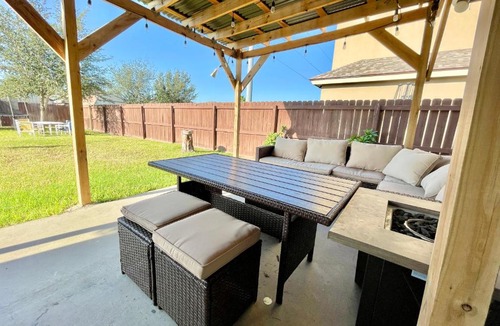 Pharr House | Modern and cozy house best location