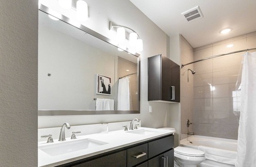 Ironwood Estates Apartment | Modern Apartment in Prime Location (ID5000)