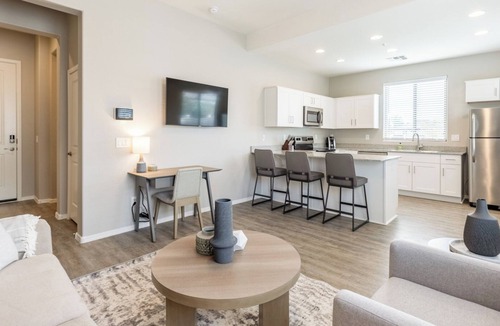 Estrella Village Apartment | Modern Apartment in Prime Location (ID7894X89)