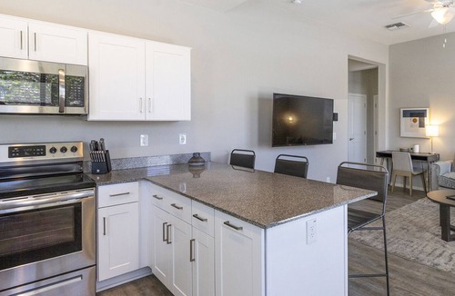Estrella Village Apartment | Modern Apartment in Prime Location (ID7861X78)