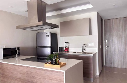 Financial District House | Modern Apartment | Luxury, Comfort, and Location