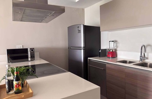 Financial District House | Modern Apartment | Luxury, Comfort, and Location