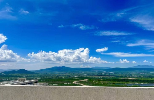 El Marques Apartment | Modern apartment with incredible view of the valley-Zibata