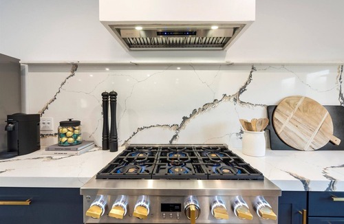 Arcadia Lite House | Modern Arcadia Oasis: Newly Renovated. Indoor-Outdoor Living. Walk to Dining!