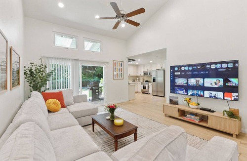 Westlake Village House | Modern Arches Family Home for 6, in Westlake Village, CA