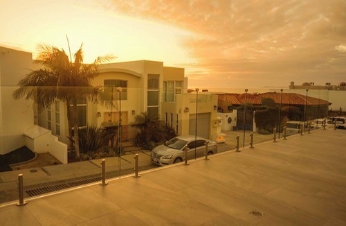 La Fonda House | Modern Beach House with Private Pool