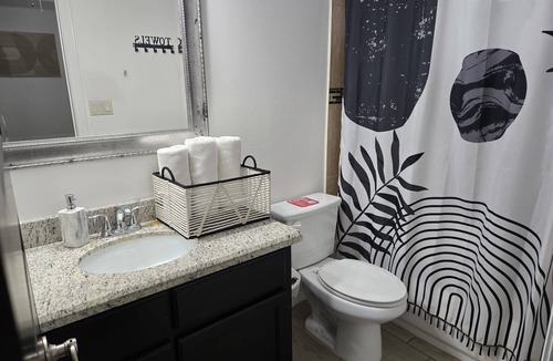 Edinburg Apartment | Modern Boho Apt 2Bd/2Ba WITH Sofa Bed near UTRGV