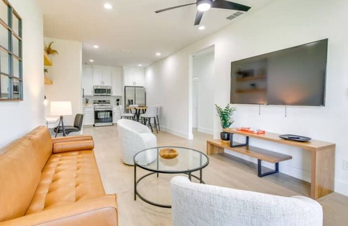 Brownsville House | Modern Brownsville Duplex Near SPI & Downtown