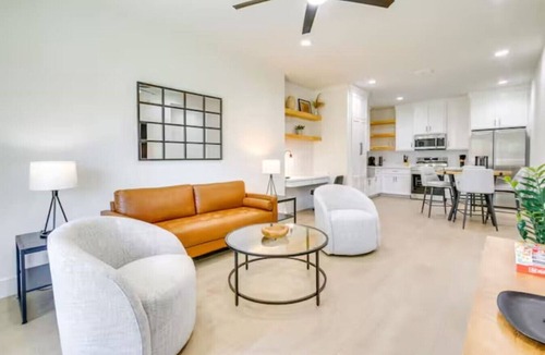 Brownsville House | Modern Brownsville Duplex Near SPI & Downtown