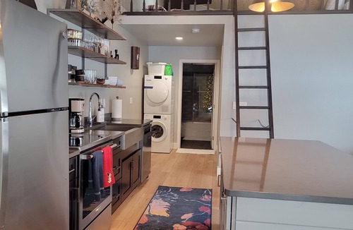 Stevensville Apartment | Modern, but cozy apartment with spectacular views of the Bitterroot mountains