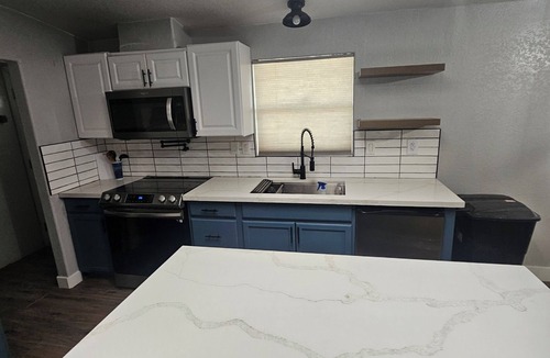 Tonopah House | Modern Desert Farmhouse on 1.5 Acres – Fresh Air & Sunset Views