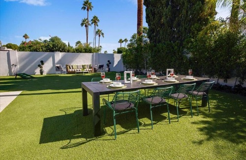 Raskin Estates House | Modern Desert Home Heated Pool