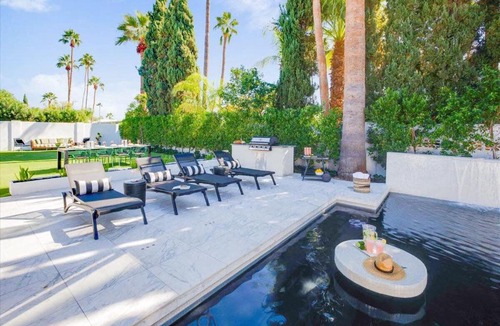 Raskin Estates House | Modern Desert Home Heated Pool