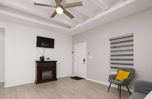 Pharr House | Modern Duplex with Fully Upgraded Amenities