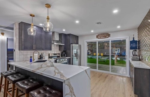 Garfield House | Modern dwn twn 3BR/3BR W/pool & spa
