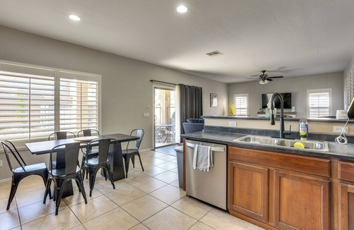 Maricopa Cottage | Modern Family Oasis Pool Game Room