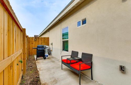 Mission House | Modern Getaway w/Private Patio & Grill in McAllen