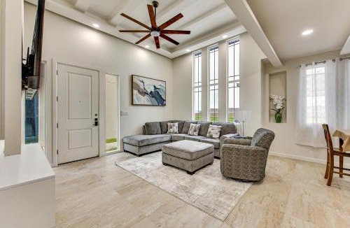 Mission House | Modern Getaway w/Private Patio & Grill in McAllen
