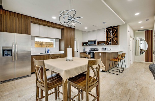 McAllen Apartment | Modern Getaway w/Private Patio & Grill in Mcallen