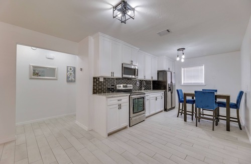 Edinburg House | Modern Home in Edinburg: Half-Mi Walk to UTRGV!